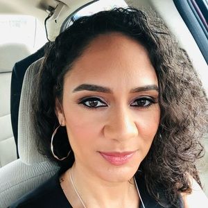 Meet your Posher, Ayanna